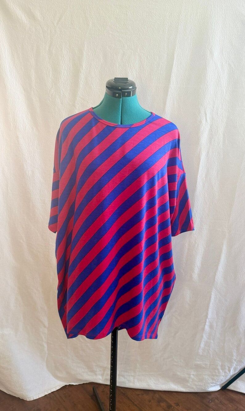 NWT Lularoe Irma tunic size medium. Brand new with tags.